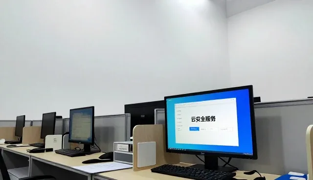 智能数据分析平台在数据管理中的性能表现与适用场景分析